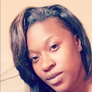 Meet your Posher, Demetria